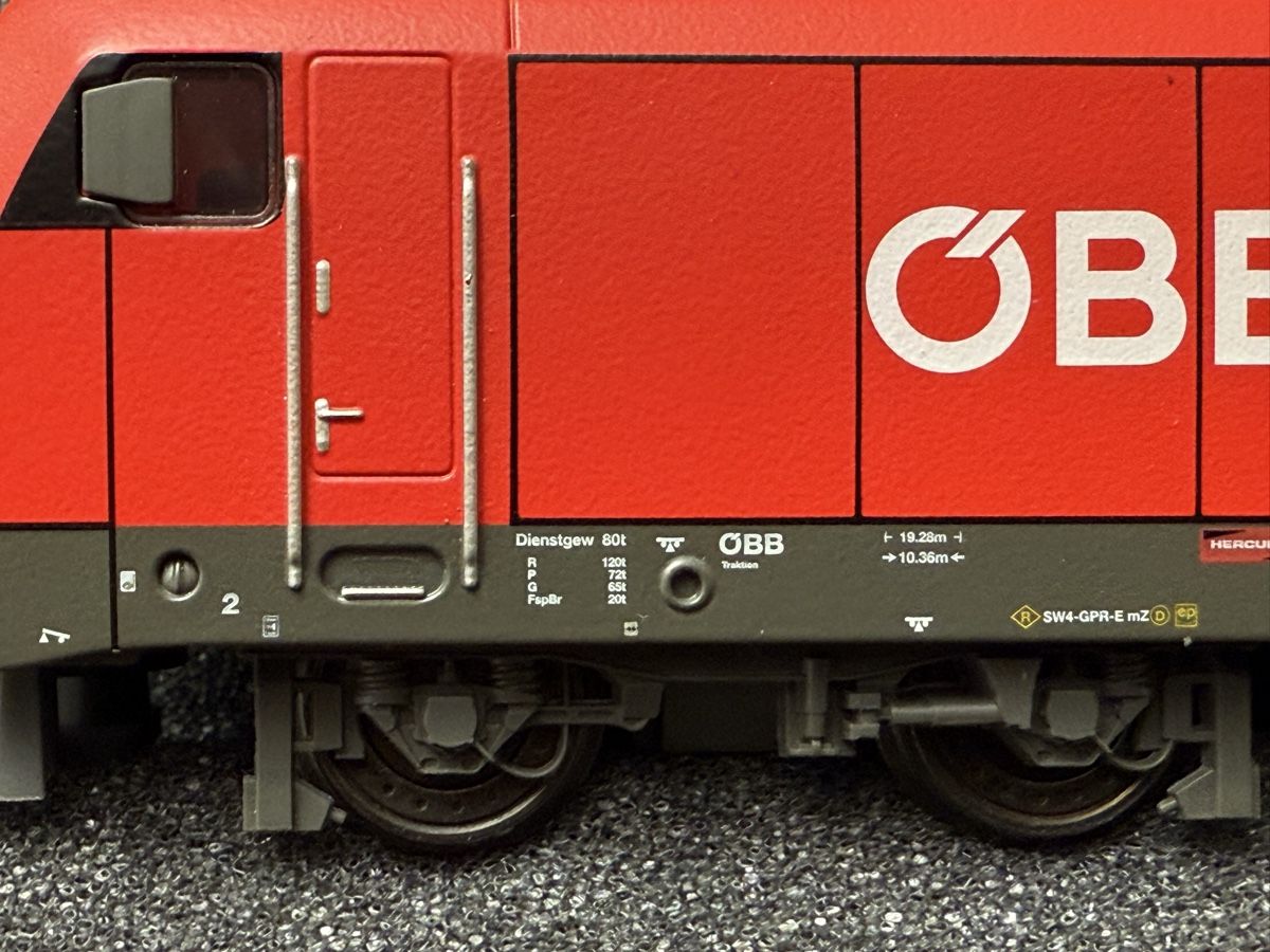 Trix Modelleisenbahnen: Trix ÖBB Simens Hercules Diesellok / DC HO – Gebraucht aus Jonschwil von sutfra12 5