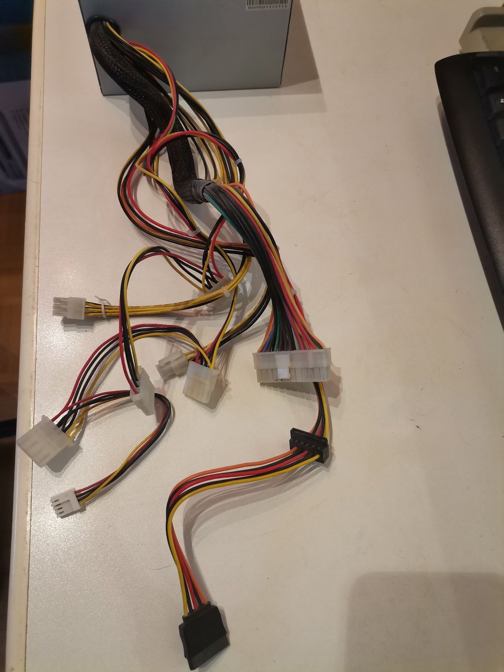 Componenti elettronici: Delux DLP-34A 550 Watt  PC Computer Netzteil – Nuovo (secondo la descrizione) da Münchwilen TG venduto da Gandalf126 3