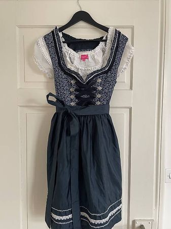Dirndl Grösse 40