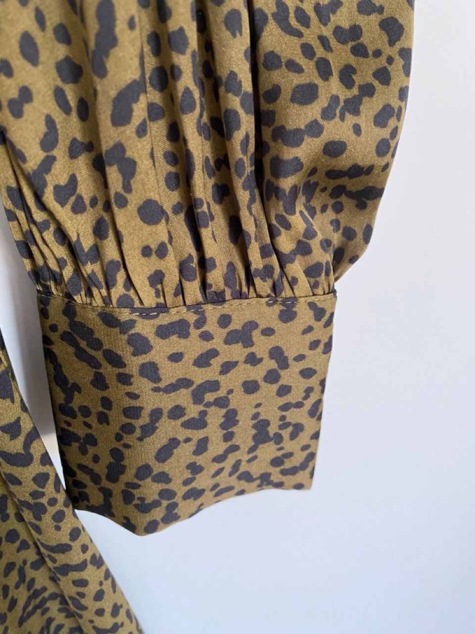 Kleider: Midikleid mit Taillengürtel, M – Neu (gemäss Beschreibung) aus Zumikon von Frauenecke 3