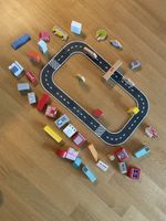 Holzspielzeug Set Stadt mit Strasse und Autos gebraucht