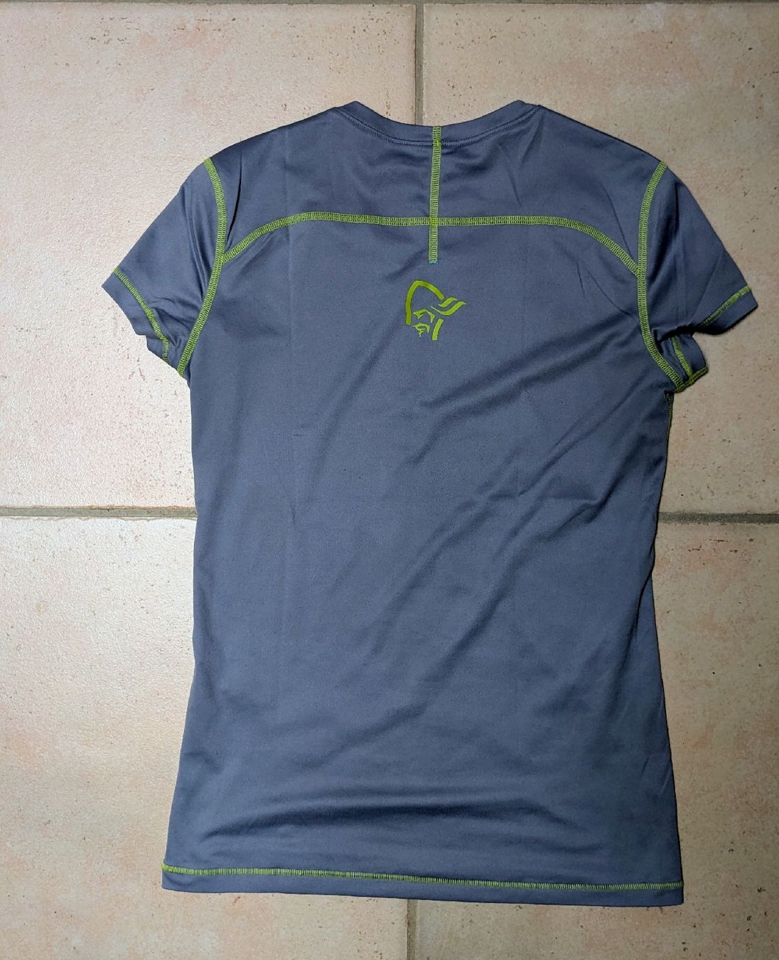 Norrøna T-shirt: Norrona tshirt - Taille XS – Difettoso da Euseigne venduto da Barbichette 1