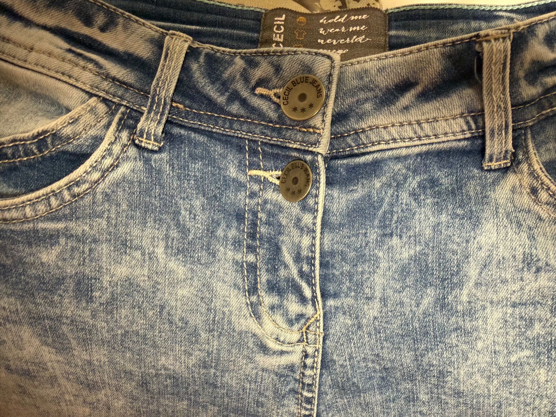 Cecil Jeans: Damen Jeans Shorts Bermuda CECIL Grösse 28 – Nuovo (secondo la descrizione) da rheineck venduto da norwegianwood52 2