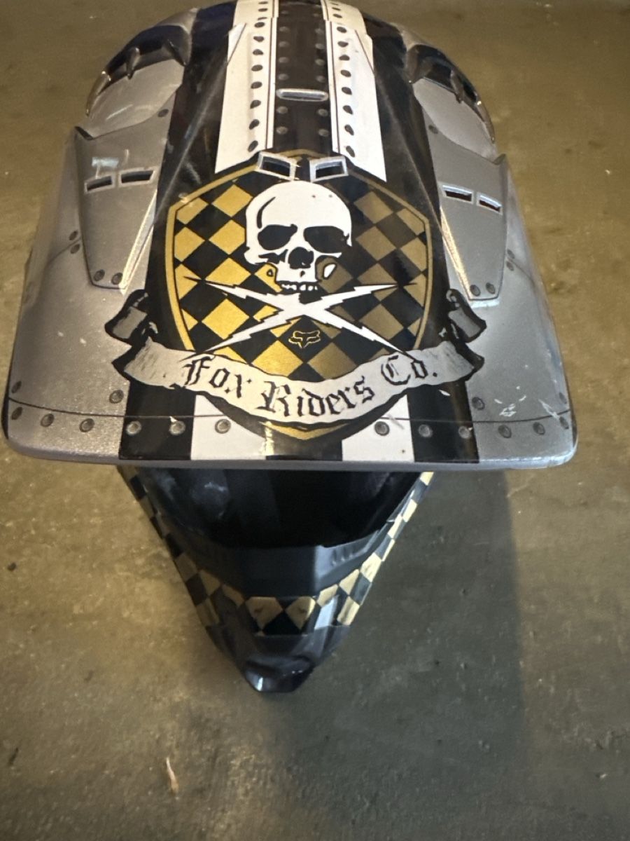 Helme & Visiere: Cross Helm – Gebraucht aus Bad Ragaz von Nikis_Markt