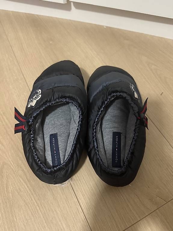 Tommy Hilfiger Scarpe da donna: Pantofole TOMMY HILFIGER – Usato da Locarno venduto da Debi816 1
