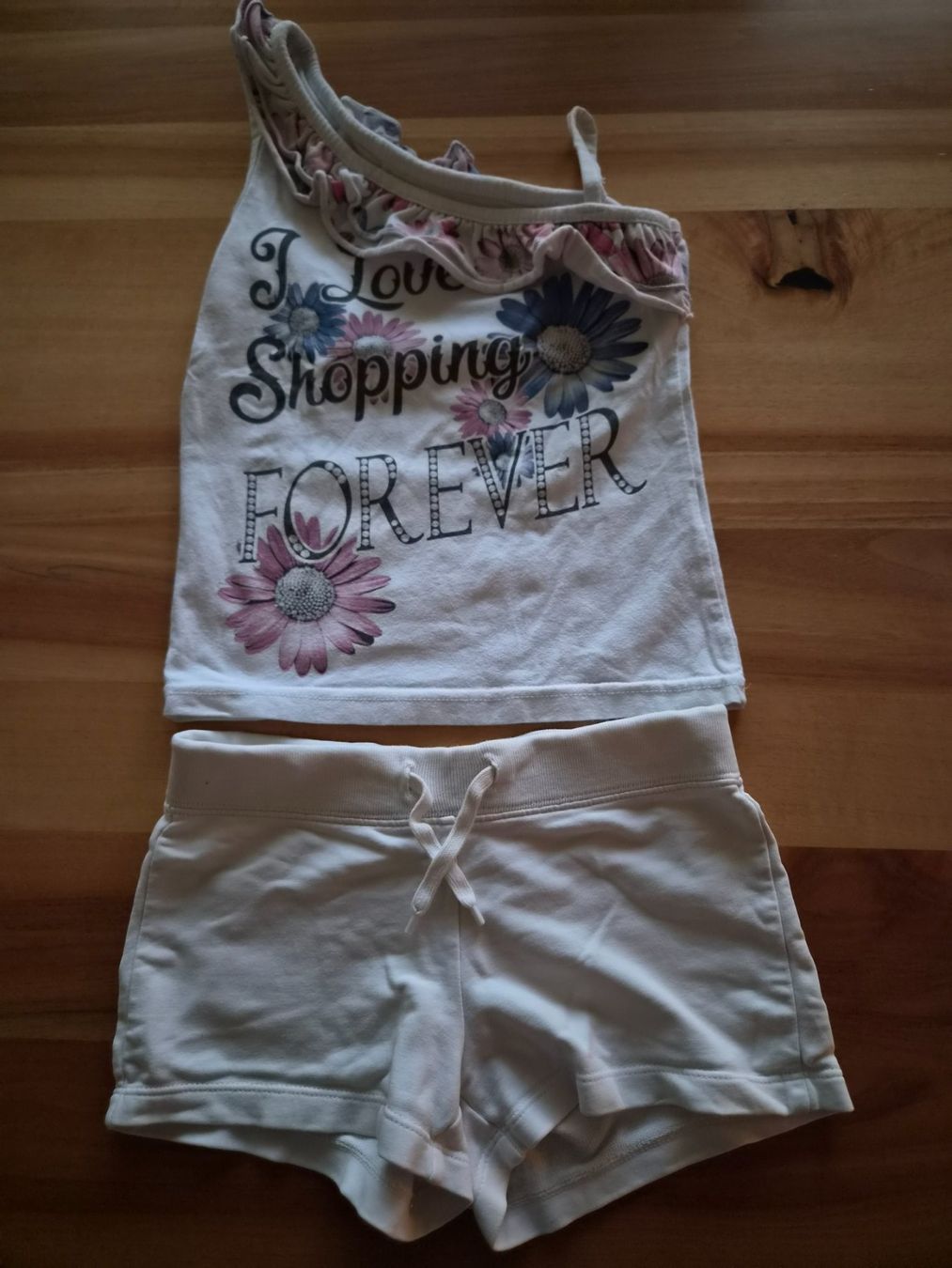 Lotti & Set di vestiti: Sommer Set Gr. 116, Mädchen Top und Shorts – Usato da Ibach venduto da urs_sl5h