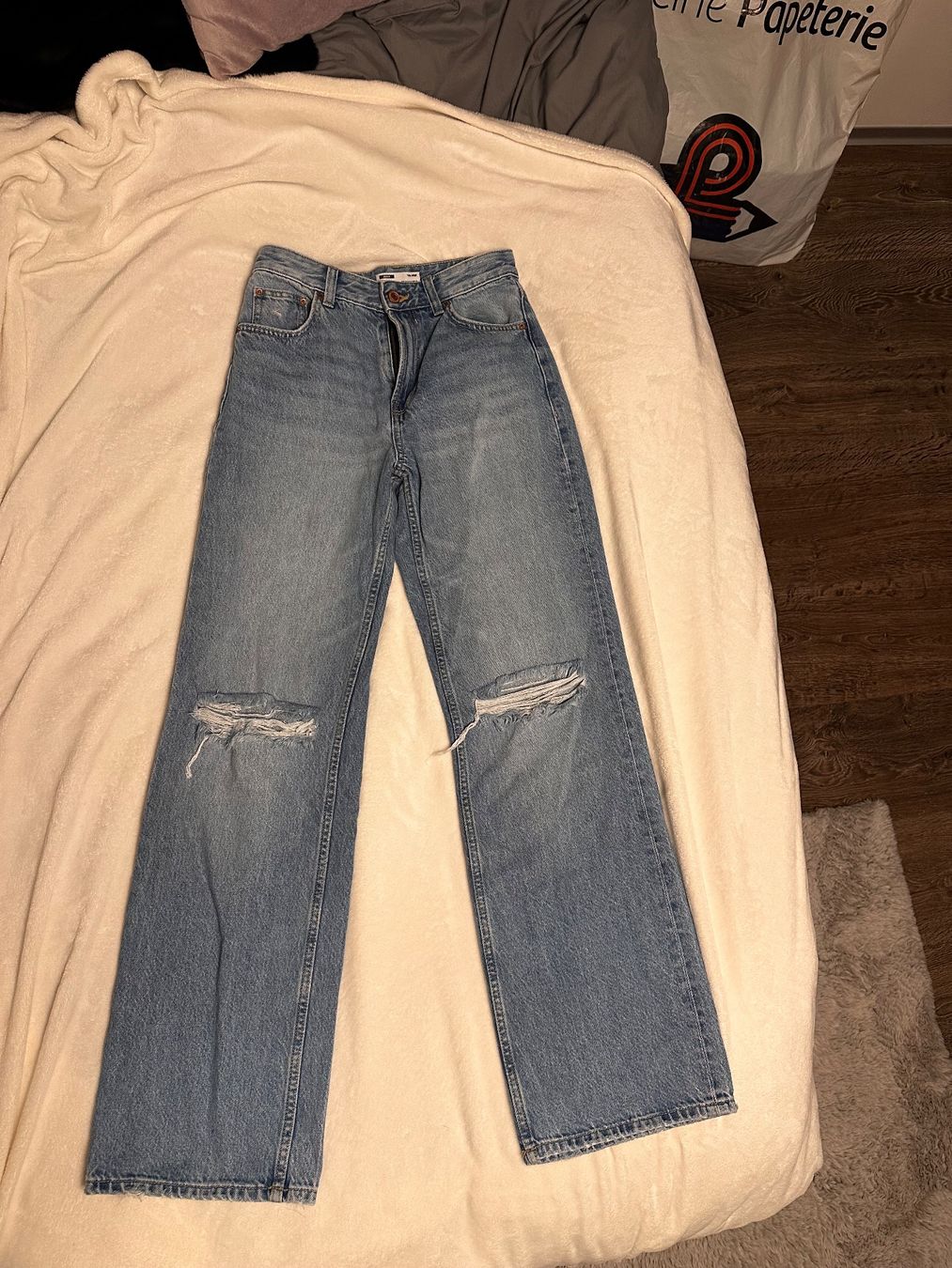 Bershka Jeans: Bershka Wide Leg Jeans Gr. 34 – Gebraucht aus Dübendorf von bol_h67v