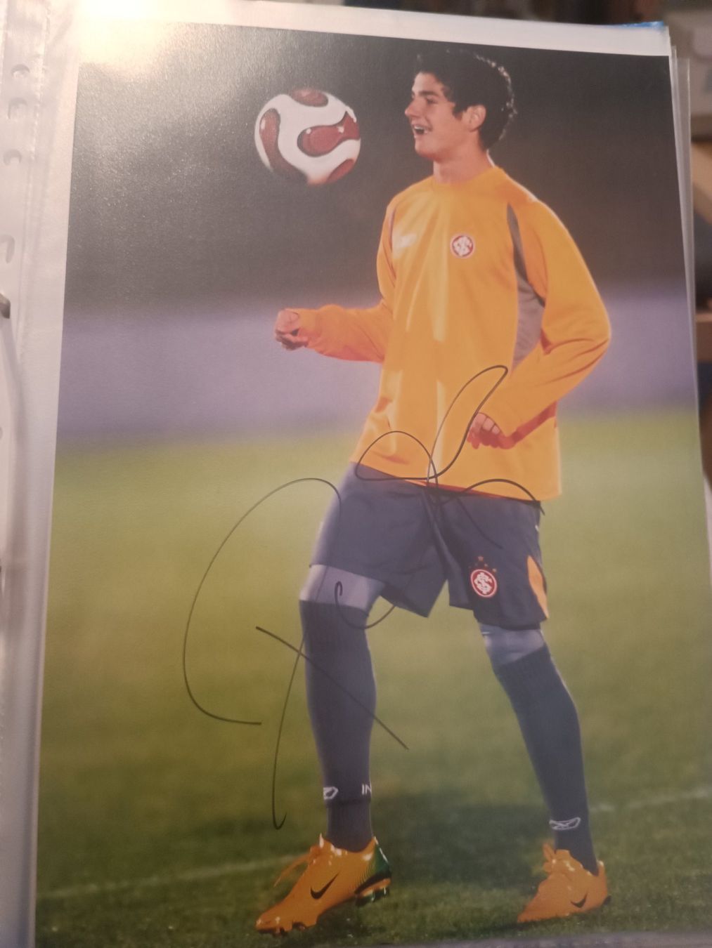Autografi: Alexandre Pato -  handsigniert - 20x30cm – Usato da Menziken venduto da Artographs