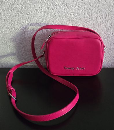 NEU Tommy Hilfiger kleine Umhängetasche pink Rosa