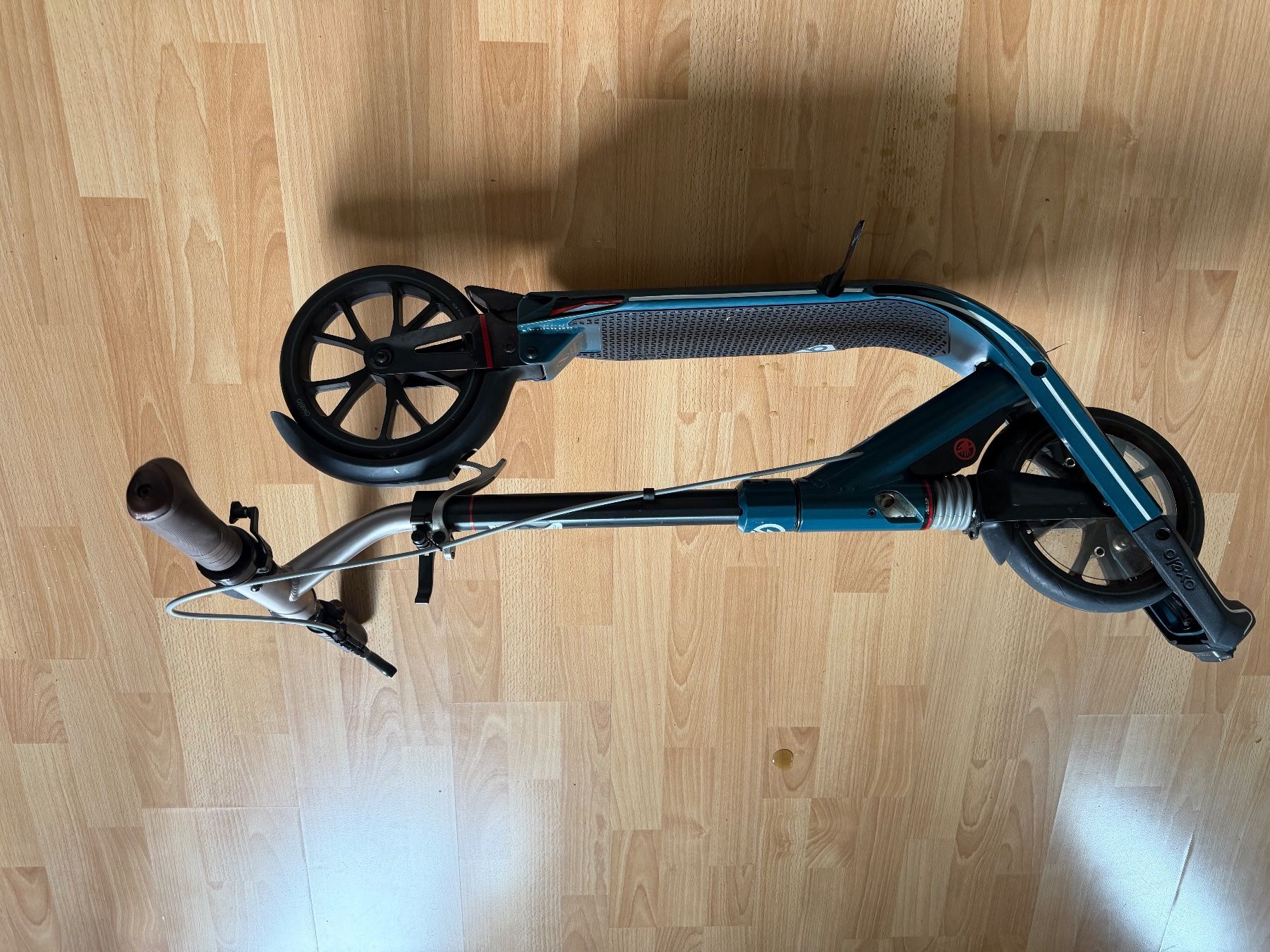 Oxelo Kickboard: Trottinette OXELO Town 9 Easyfold 200mm – Usato da Aarau venduto da KorgPA