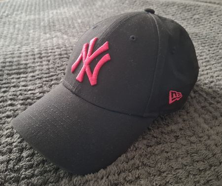 New Era 9Forty Kappe - PINK / SCHWARZ
