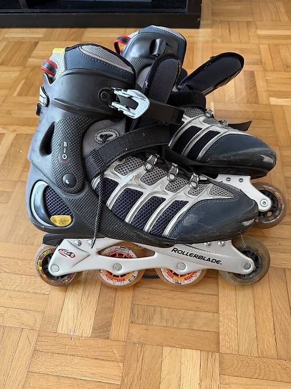 Pattini in linea & Pattini a rotelle: Inline Skates Rollerblade Gr.42 – Usato da Meilen venduto da cambie