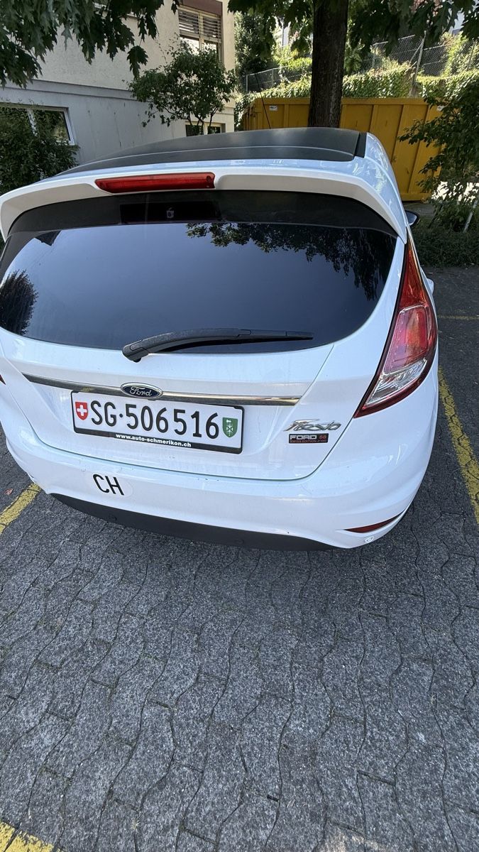 Ford Autos: Ford Fiesta  – D'occasion à Schmerikon par cou_2fph 1