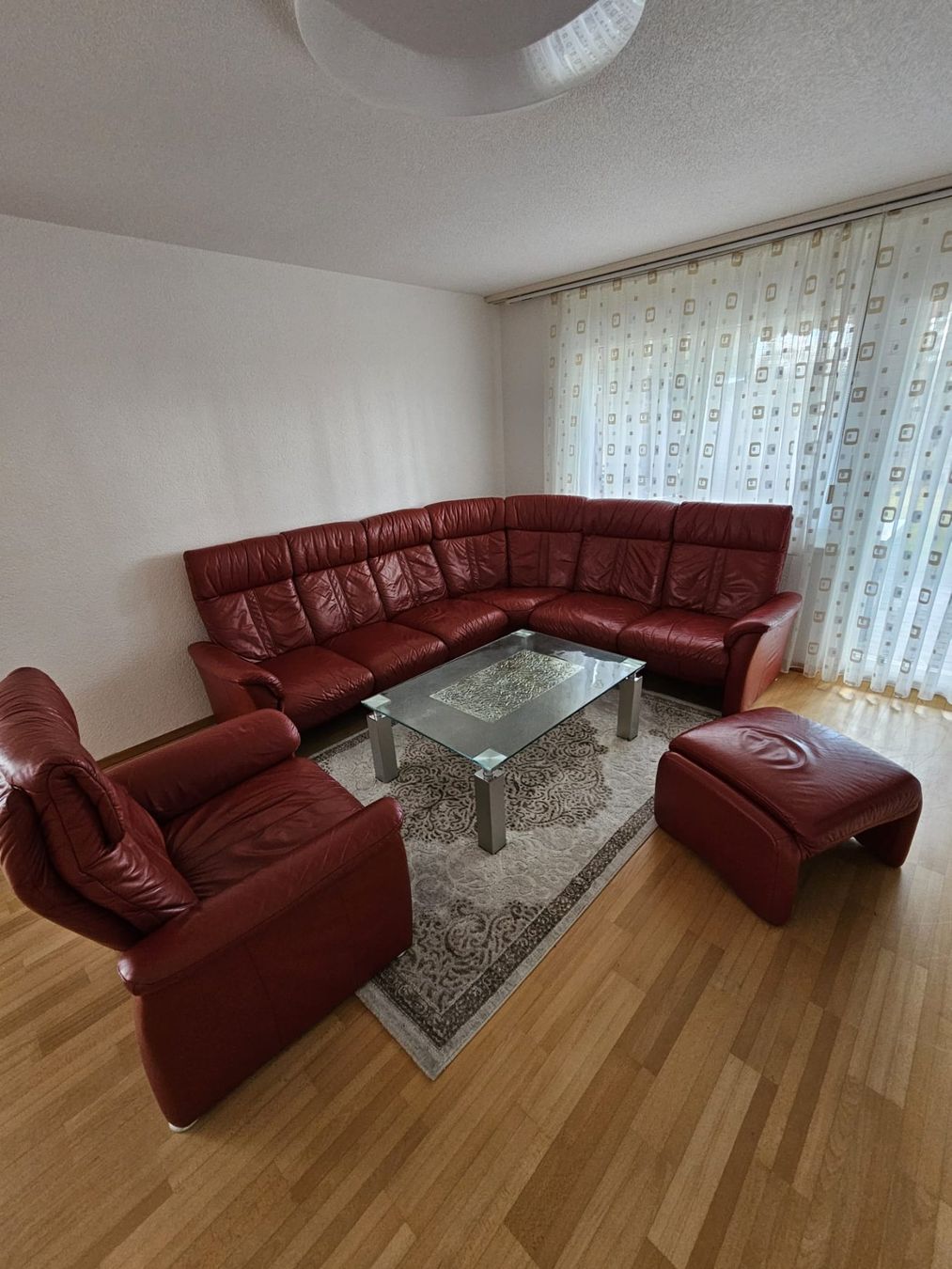 Sofas: Rote Ledercouchgarnitur, Top Zustand. – Gebraucht aus Stetten AG von med_h7gg
