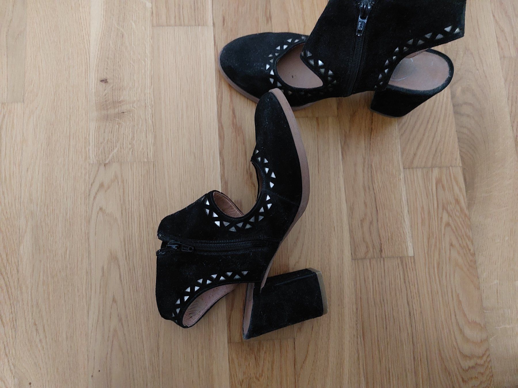 Scarpe da donna: Bottines hyper originales noires argentées SARENZA Taille 38 – Usato da Ostermundigen venduto da jul_7t8v 2