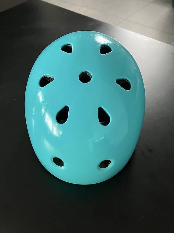 Casques: Casque vélo enfant  – D'occasion à Vandoeuvres par ann_lq5h 1