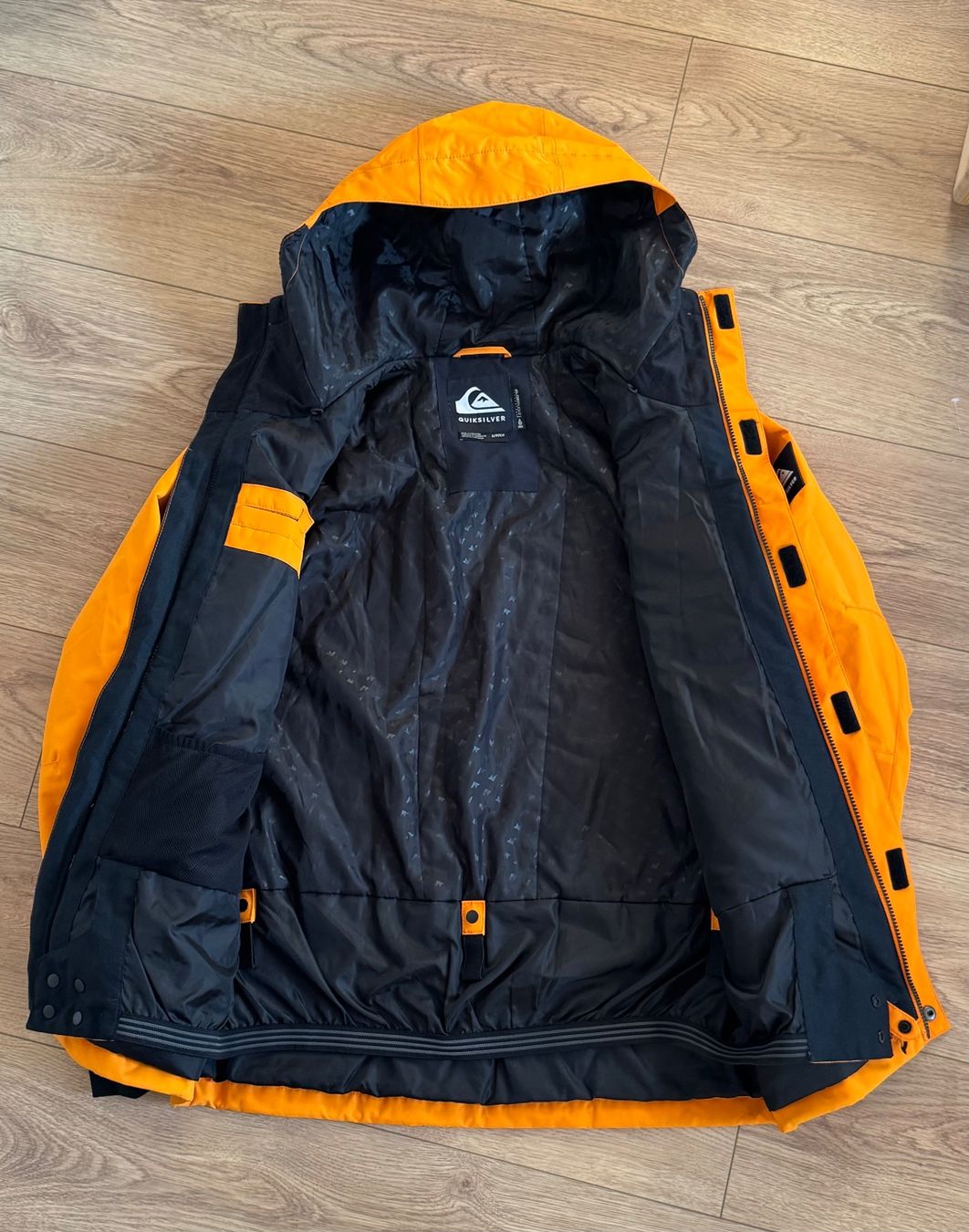 Quiksilver Jacken: Quiksilver Mission Solid Snowboardjacke – Neu (gemäss Beschreibung) aus Schaffhausen von R_Muzh 4