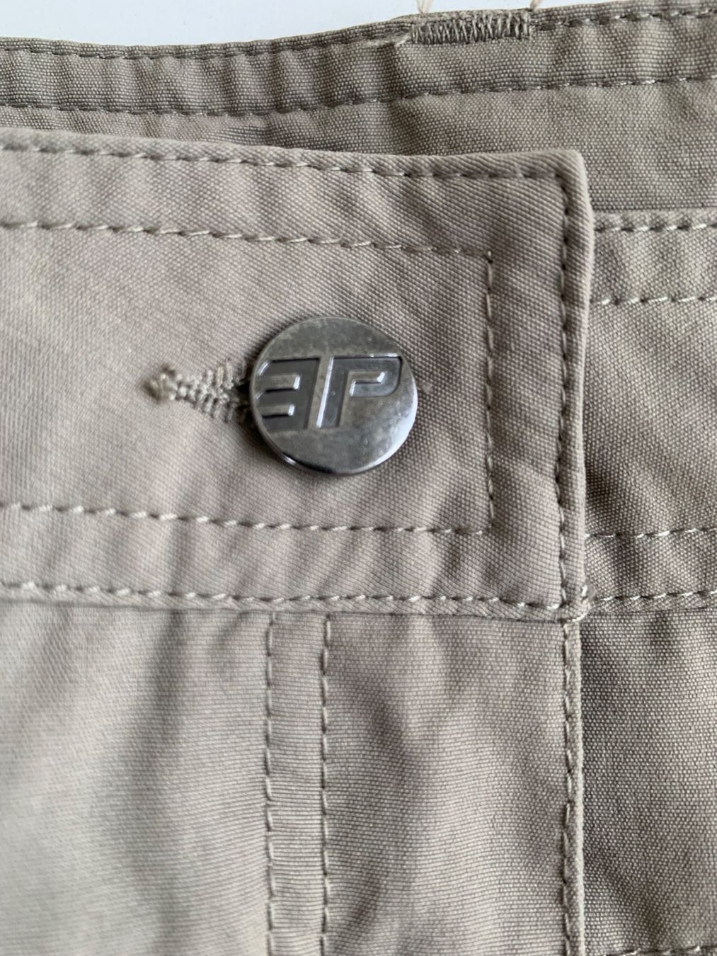 Pantaloni: Freizeit - Damen Sporthose beige 3/4 Länge. – Usato da Baar venduto da Daysi2 3