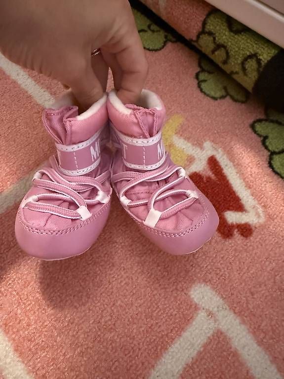 Moon Boot Scarpe per ragazzi: Moon Boot rosa da bimba, taglia 17-18 – Usato da Gentilino venduto da cas_jtt9 1