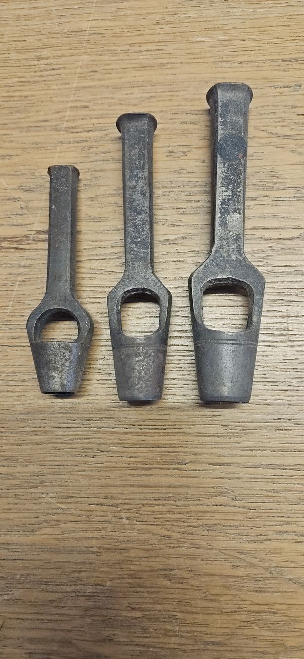 Tutti gli attrezzi: Henkellocheisen 3 Stück – Usato da Nürensdorf venduto da salibeer
