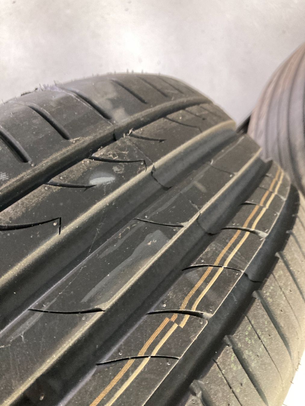 Pneus & Kompletträder: 235/55R17 Sommerpneu – Neu und originalverpackt aus Cham von WB2223 4