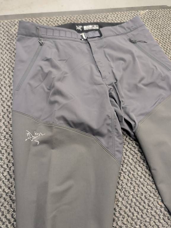 Hosen: Arc'teryx hiking pants  – Gebraucht aus Magglingen/Macolin von mit_cm92 1