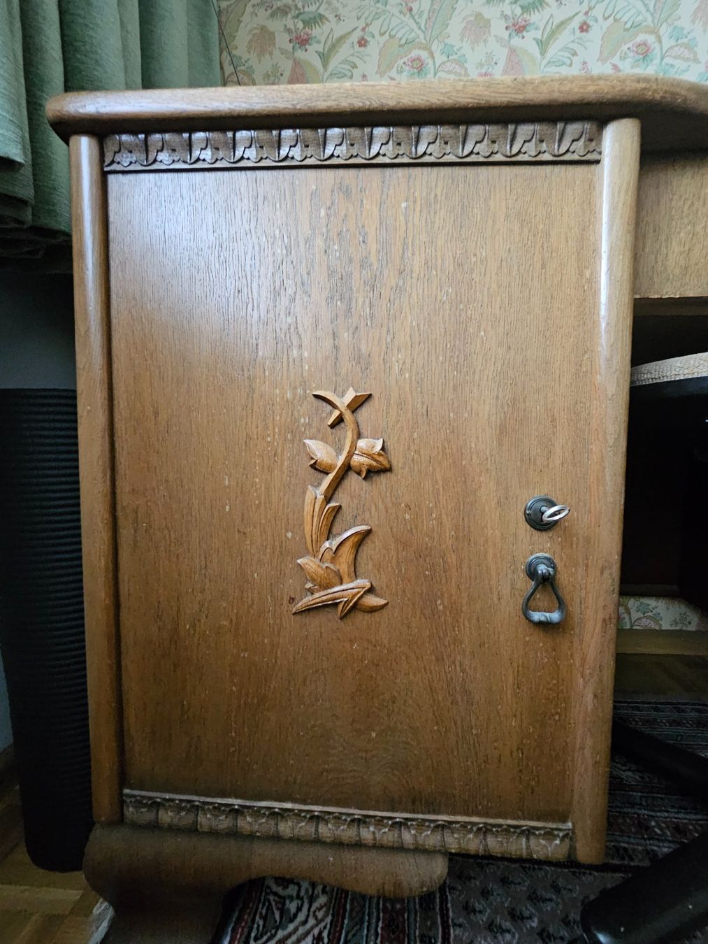 Schreibtische: Bureau à caisson en chêne – Gebraucht aus Täuffelen von noe_rtj9 2