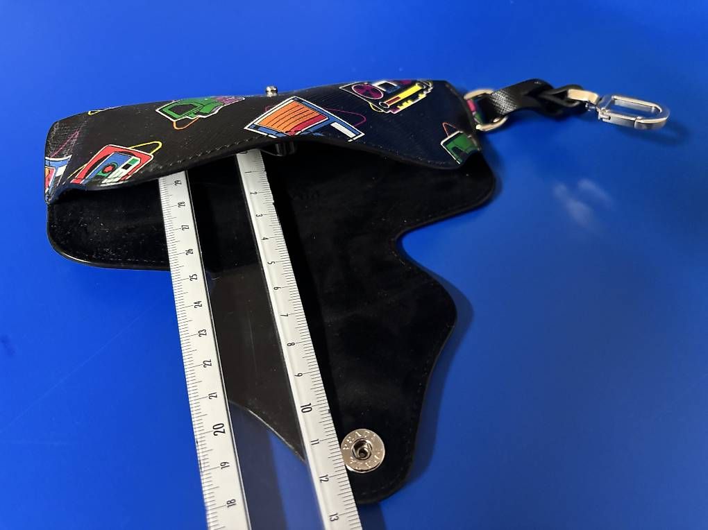Prada Altro in  Abbigliamento & Accessori: Brillenetui Prada – Nuovo (secondo la descrizione) da Neuenegg venduto da Suibrausa 4