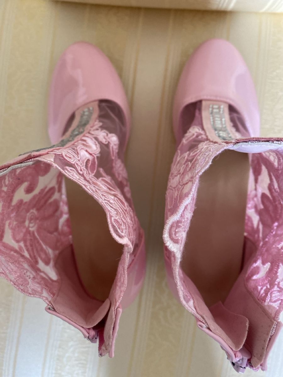 Scarpe da donna: Rosa Traum-Stiefeletten mit Spitze Gr. 40 – Nuovo (secondo la descrizione) da Bettlach venduto da Aresdiego 3