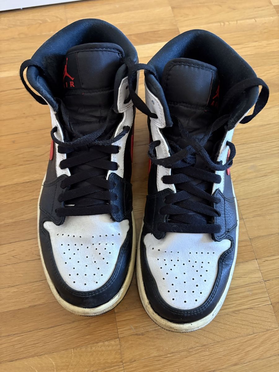 Jordan Chaussures hommes: Jordan 1 Mid – D'occasion à Zürich par Malika00 1