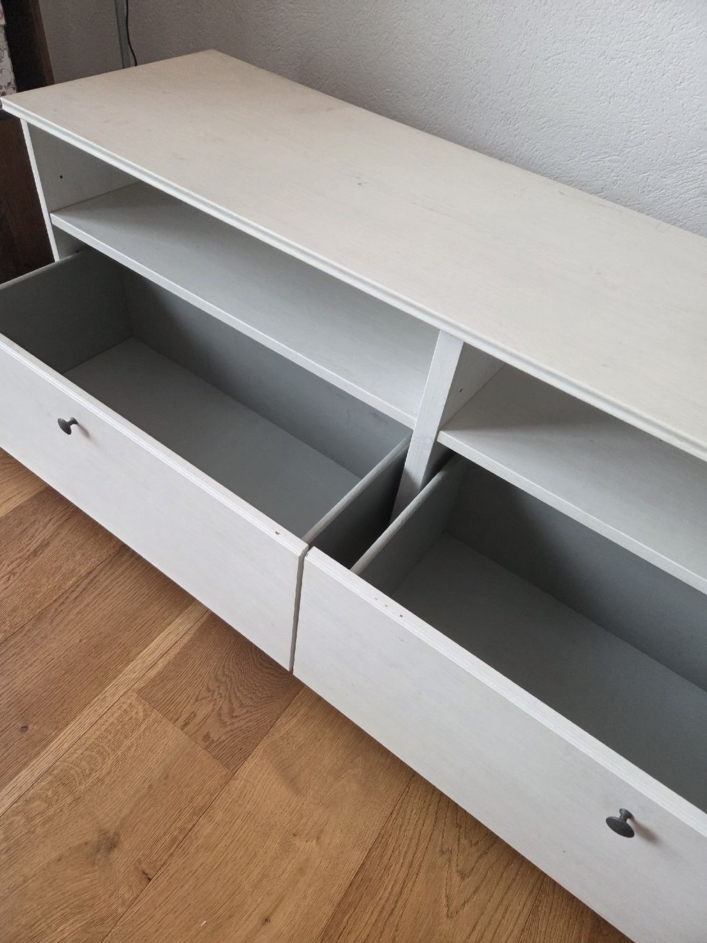 Mobili TV: TV-Möbel weiss mit zwei Schubladen – Usato da Dürrenäsch venduto da Fonsi_12 1