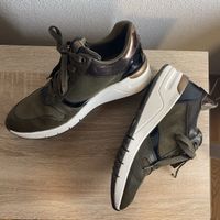 Tamaris Sneaker Gr. 38, Olivgrün-Metallic - Top Zustand!