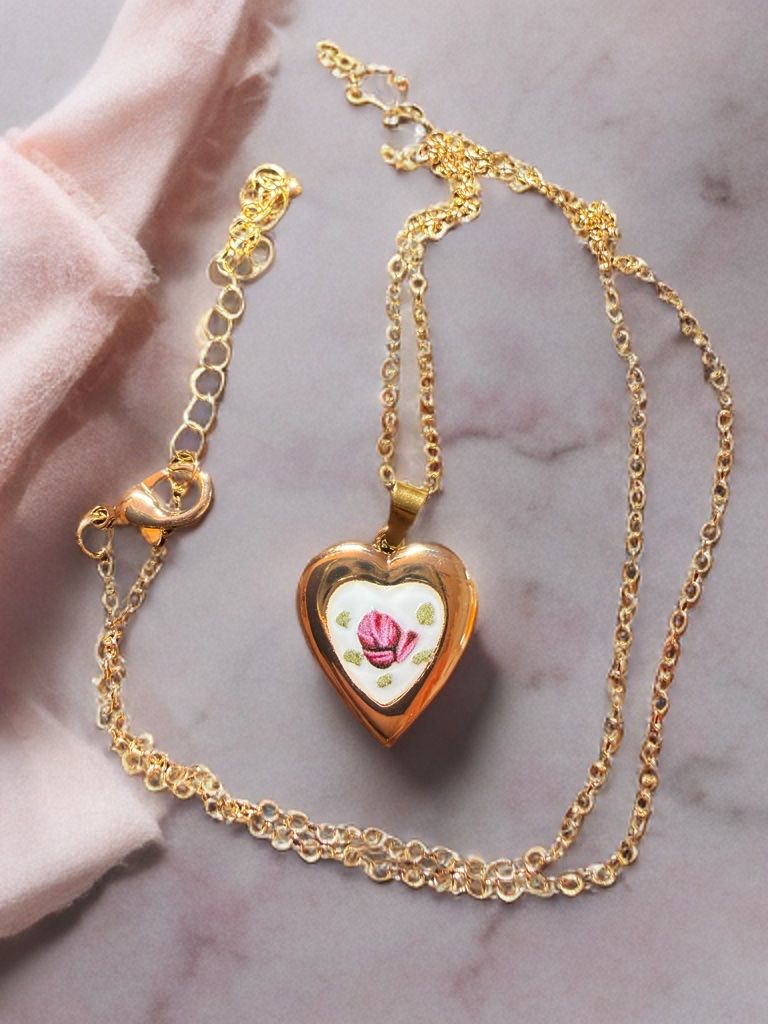 Ketten: Collier Coeur Vintage Doré avec Rose – Neu und originalverpackt aus St-Maurice von Sandrinette123 3