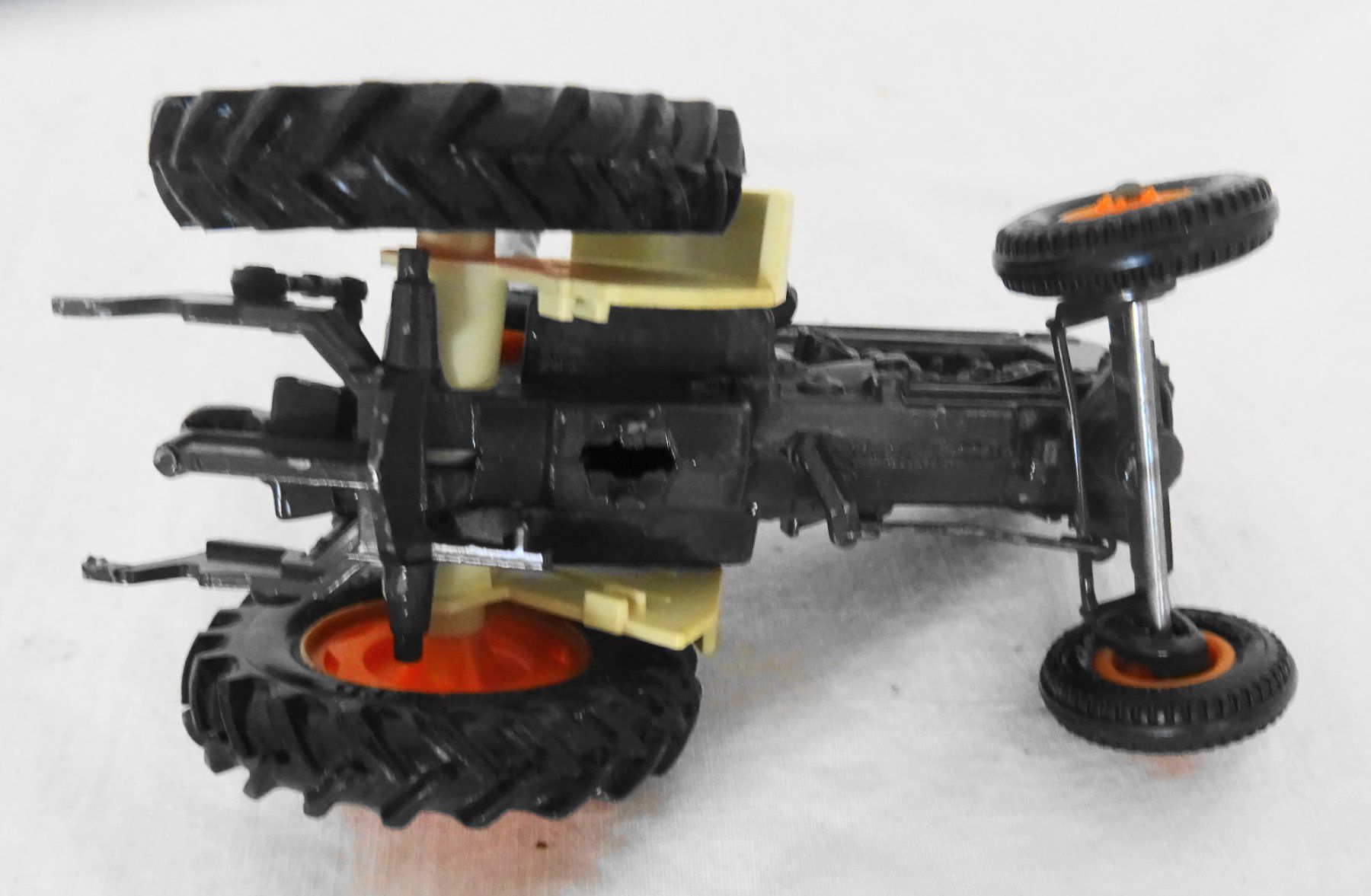 Britains Kit di modellismo & Modellini statici: Britains Ltd. Traktor mit Figur, Oldtimer Rarität – Usato da Zürich venduto da Connie8 5