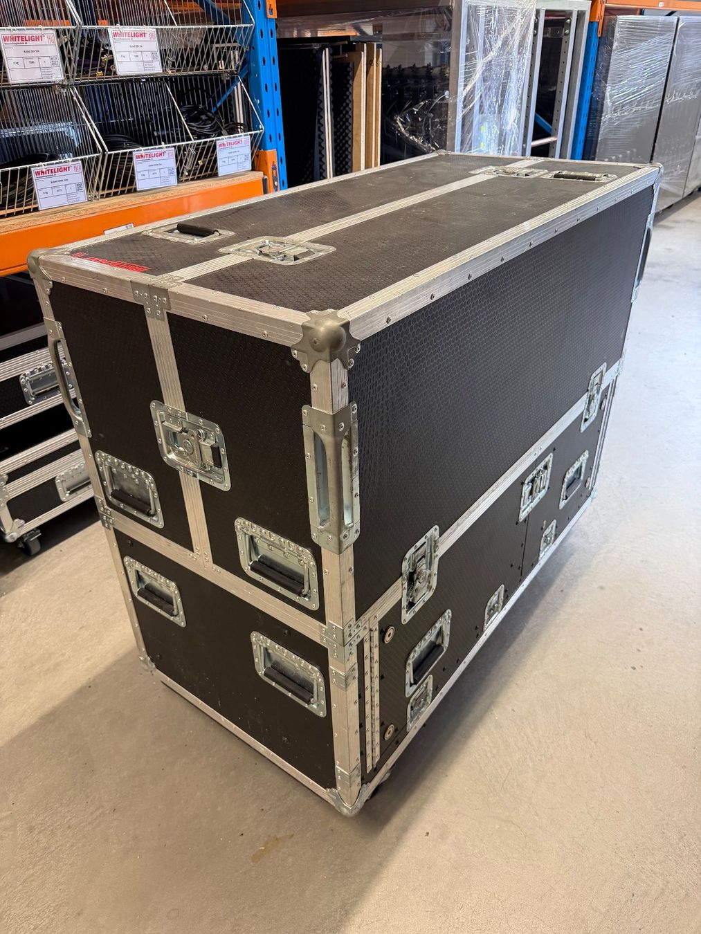 Digico Platines de mixage: Digico Quantum Digital Mischpult inkl. Stagebox + Flipcase – D'occasion à Burgdorf par WHITELIGHT3400 1