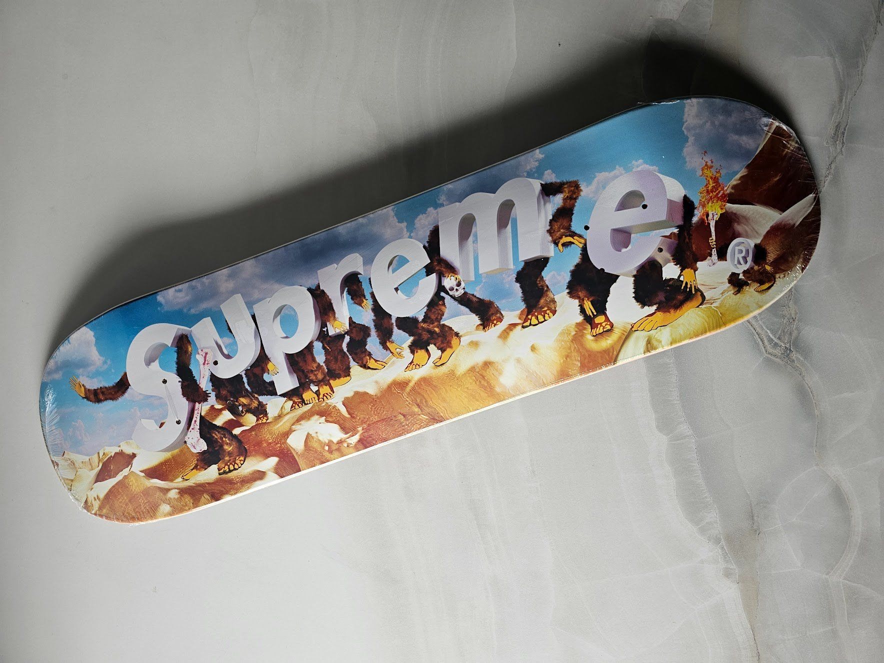 Supreme Skateboards: Supreme Apes Skateboard Deck Day – Neu und originalverpackt aus Zürich von TrueTrade