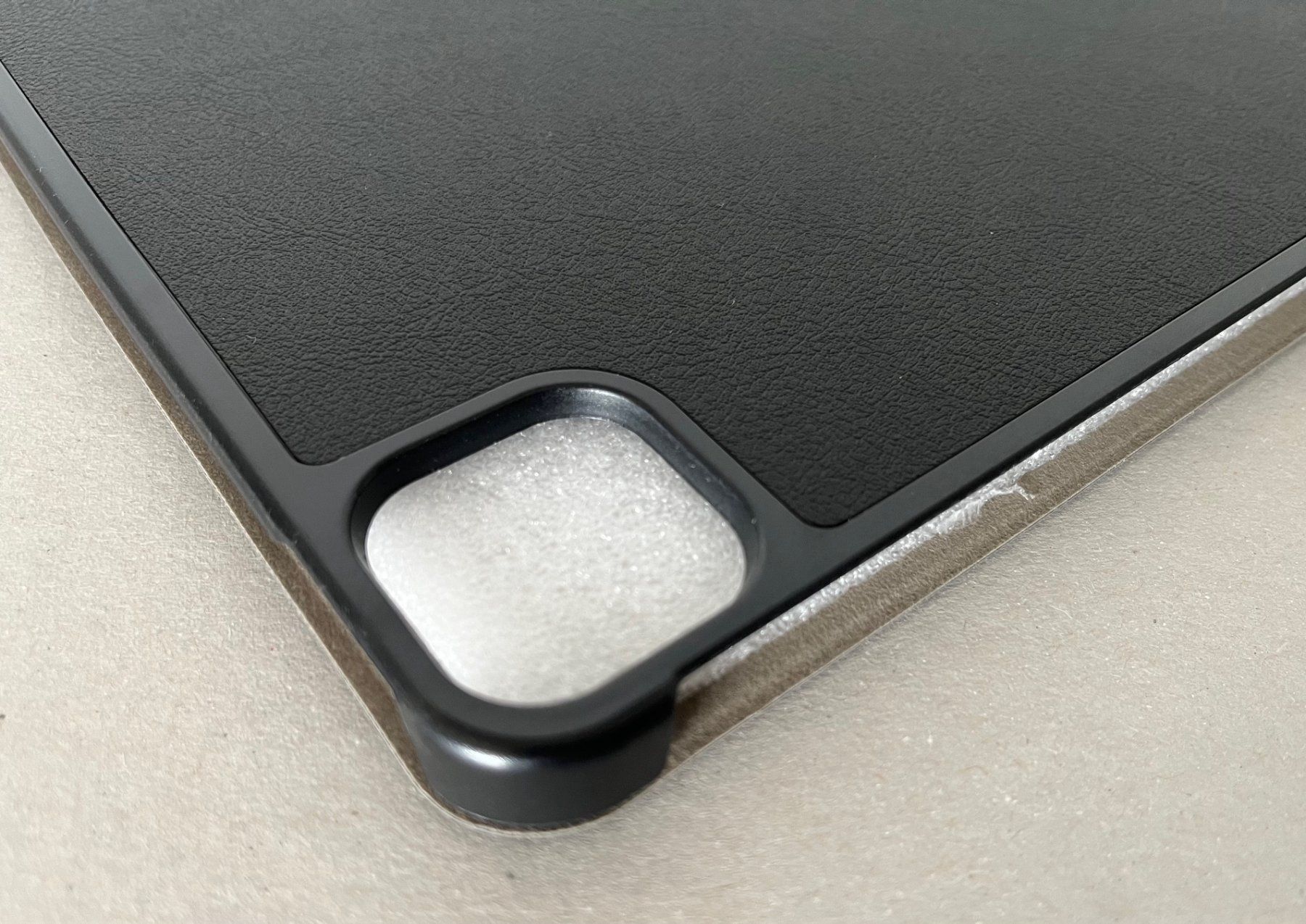 Apple Covers & Borse: Hülle Cover Hardcase - iPad Pro 13" 2024 – Nuovo e nell'imballaggio originale da Utzigen venduto da Flyblue 8