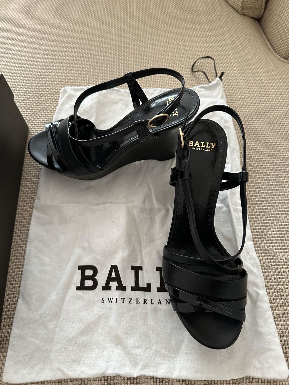 Bally Scarpe da donna: Bally schwarz Plateauschuhe – Usato da Kuesnacht ZH venduto da Lacatitus 1