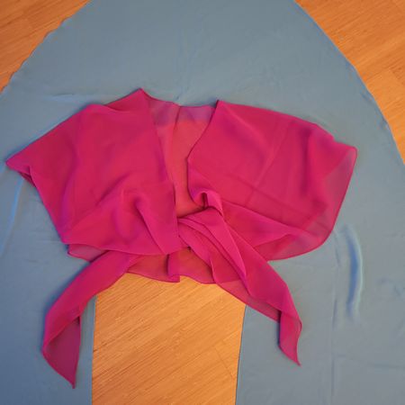 Elegante Foulards für Sommer- oder Festkleid
