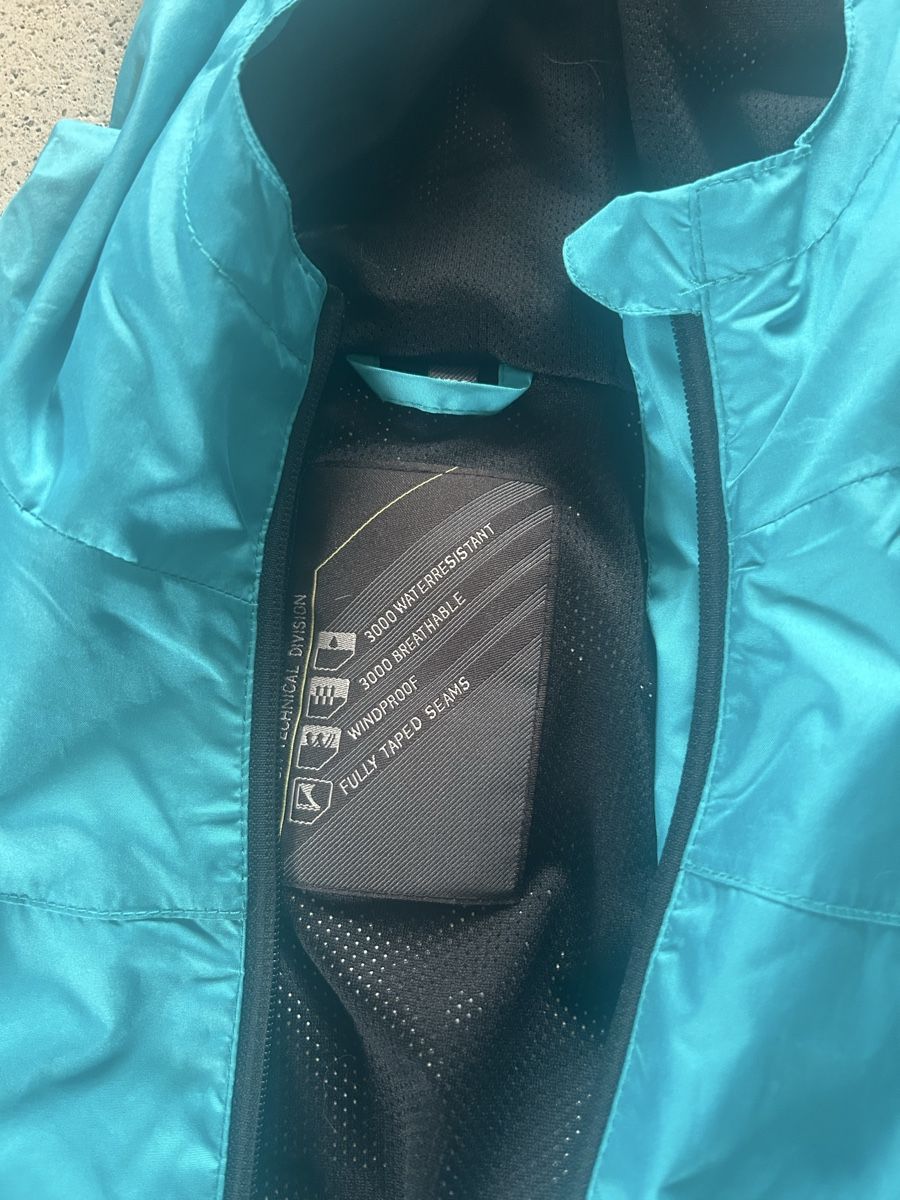 Trevolution Vestes: Trevelution Regenjacke Blau – D'occasion à Wolfhausen par eil_jc5j 1