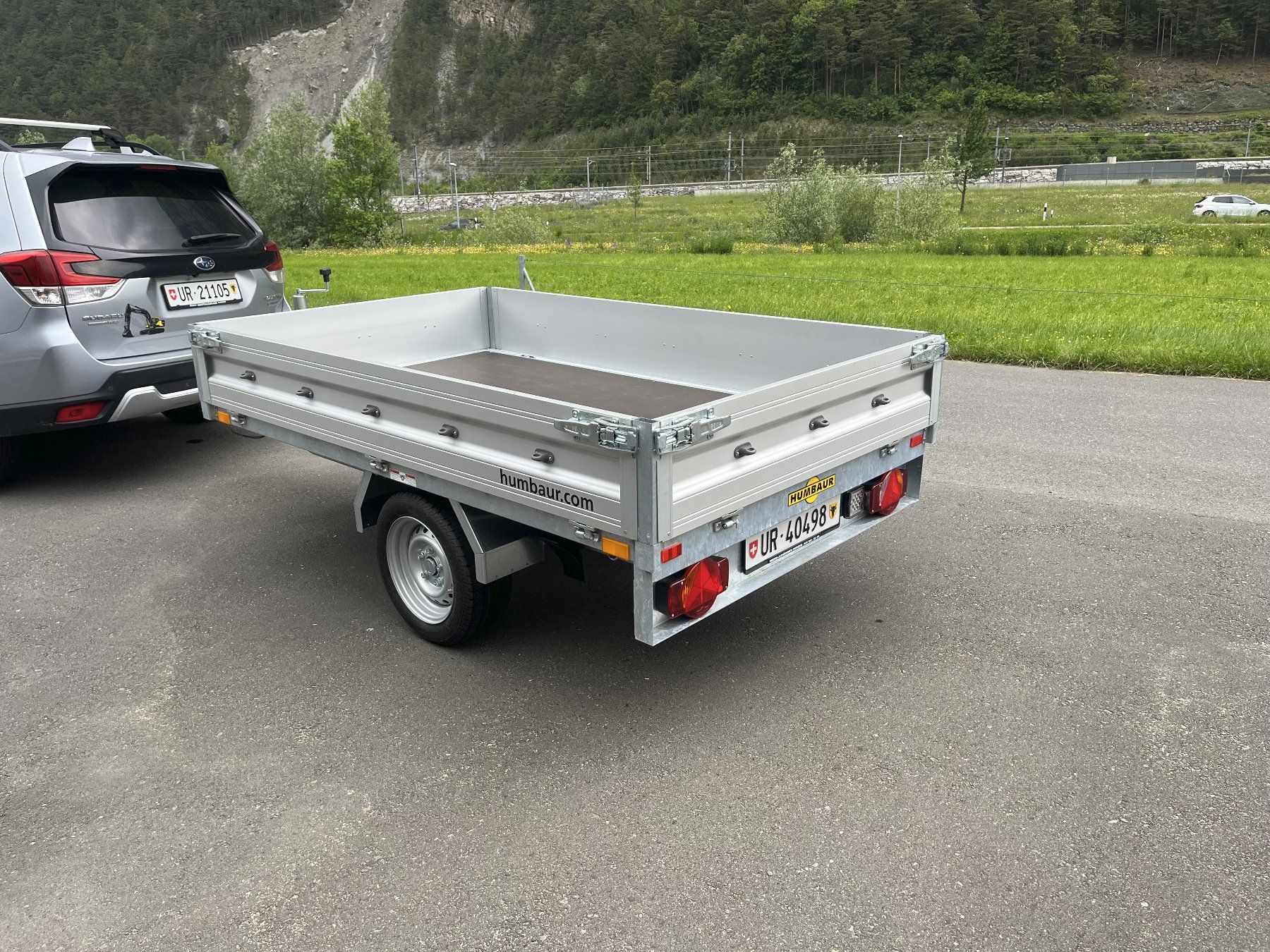 Humbaur Rimorchi: Anhänger mit oder ohne Verdeck 1300 Kg Mieten pro Tag – Usato da Erstfeld venduto da Flexi100. 5