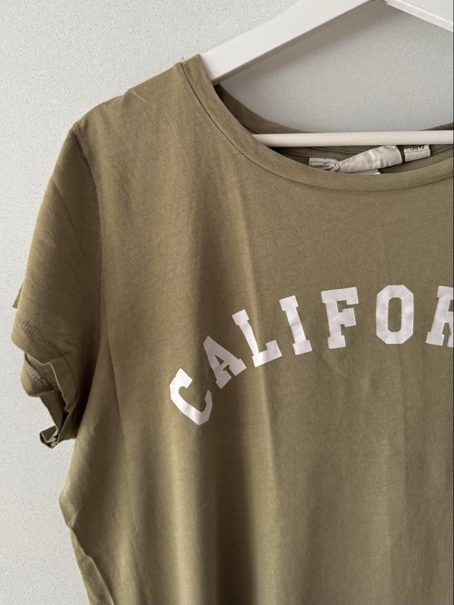H&M T-Shirts: T-Shirt California – Gebraucht aus Luzern von Leaaa 2
