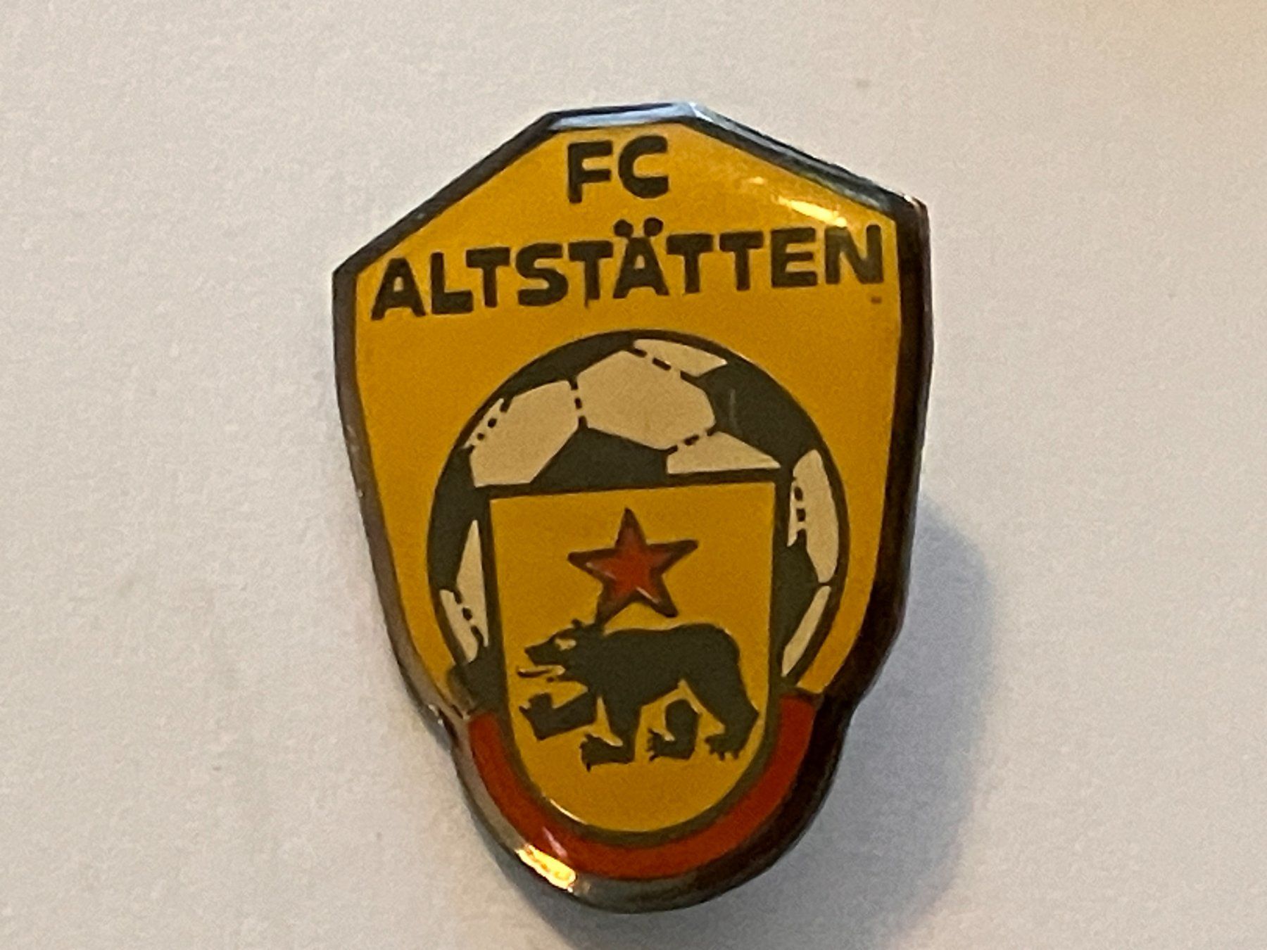 Placchette & Badge: 1 Pin FC Altstätten – Usato da Basel venduto da djwwpp