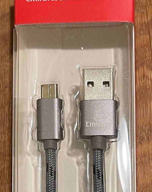Caricabatterie: Câble pour charge/synchroniser Samsung/Android/Blackberry – Usato da Genève venduto da JWLIU