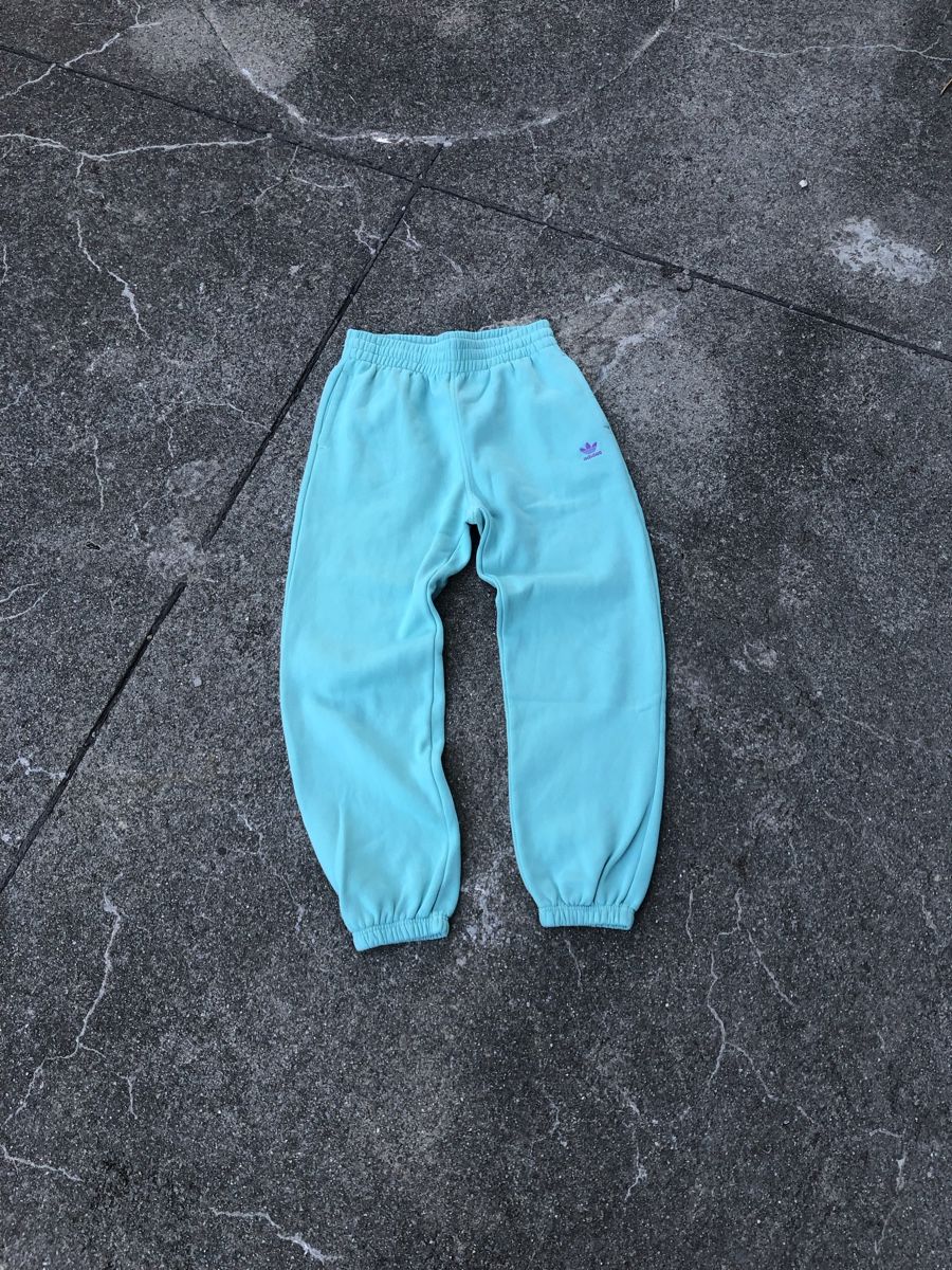 Adidas Pantalons: Adidas Trainerhosen – D'occasion à Fribourg par ann_l9b7