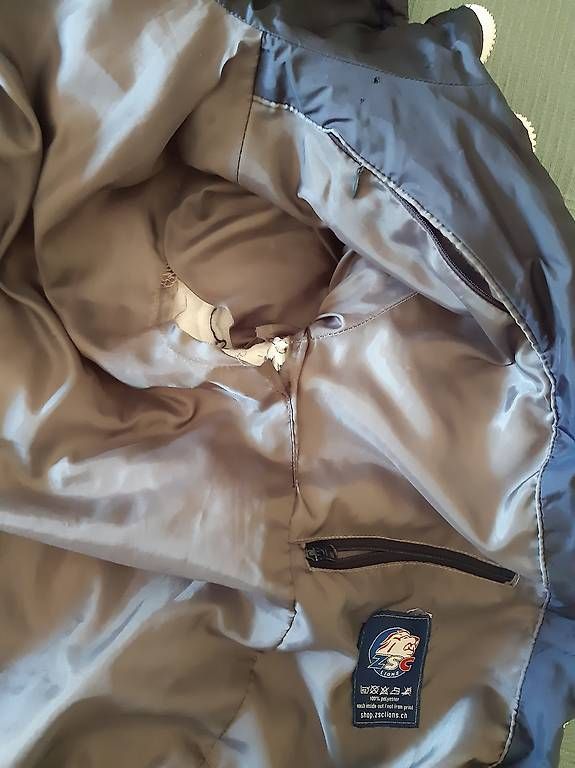 Giacche & Cappotti: ZSC Jacke Gr 152 – Usato da Zürich venduto da vladm 1