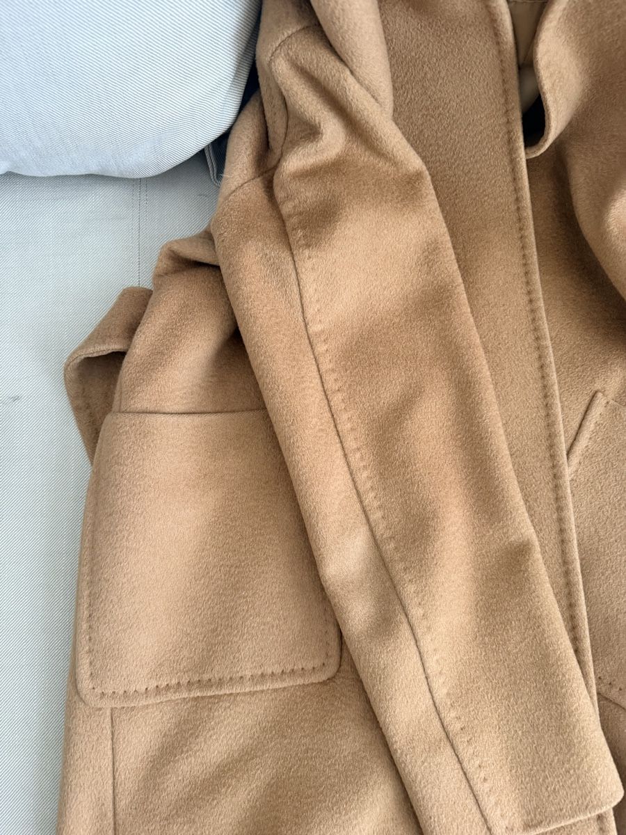 Max Mara Cappotti: Max Mara Camel robe coat  – Nuovo (secondo la descrizione) da Nyon venduto da dar_lck7 9