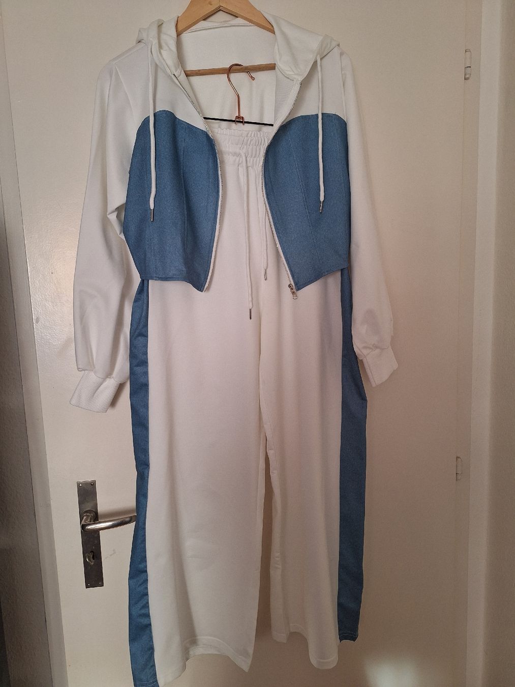 Completi & Tailleur: Ensemble veste avec pantalon. – Nuovo (secondo la descrizione) da Fribourg venduto da car_6vvs