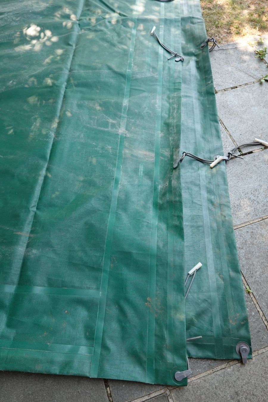 Schwimmbad-Zubehör: Abdeckplane Blache grün gross gebraucht Poolabdeckung – Gebraucht aus Jona von simongarden 3