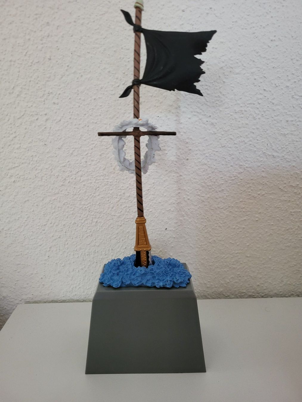 Statuette: One Piece, Grabstein von Edward Newgate – Usato da Urdorf venduto da Monkey_D_Chi 2